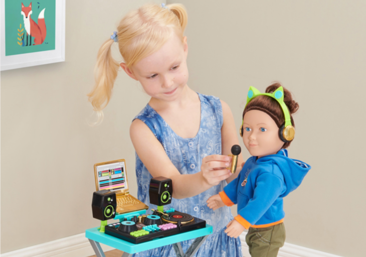 This Doll-Sized DJ Setup Actually Plays Music & The Kid In Me Is Screaming